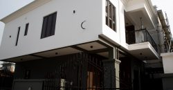 Tastefully finished Fully detached 4 rooms duplex (3 bedrooms upstairs) and I (bq)